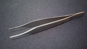 pinza adson sin dientes 12 cm 03