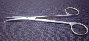 tijera reynolds curva de 14 cm 01