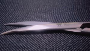 tijera reynolds curva de 14 cm 02